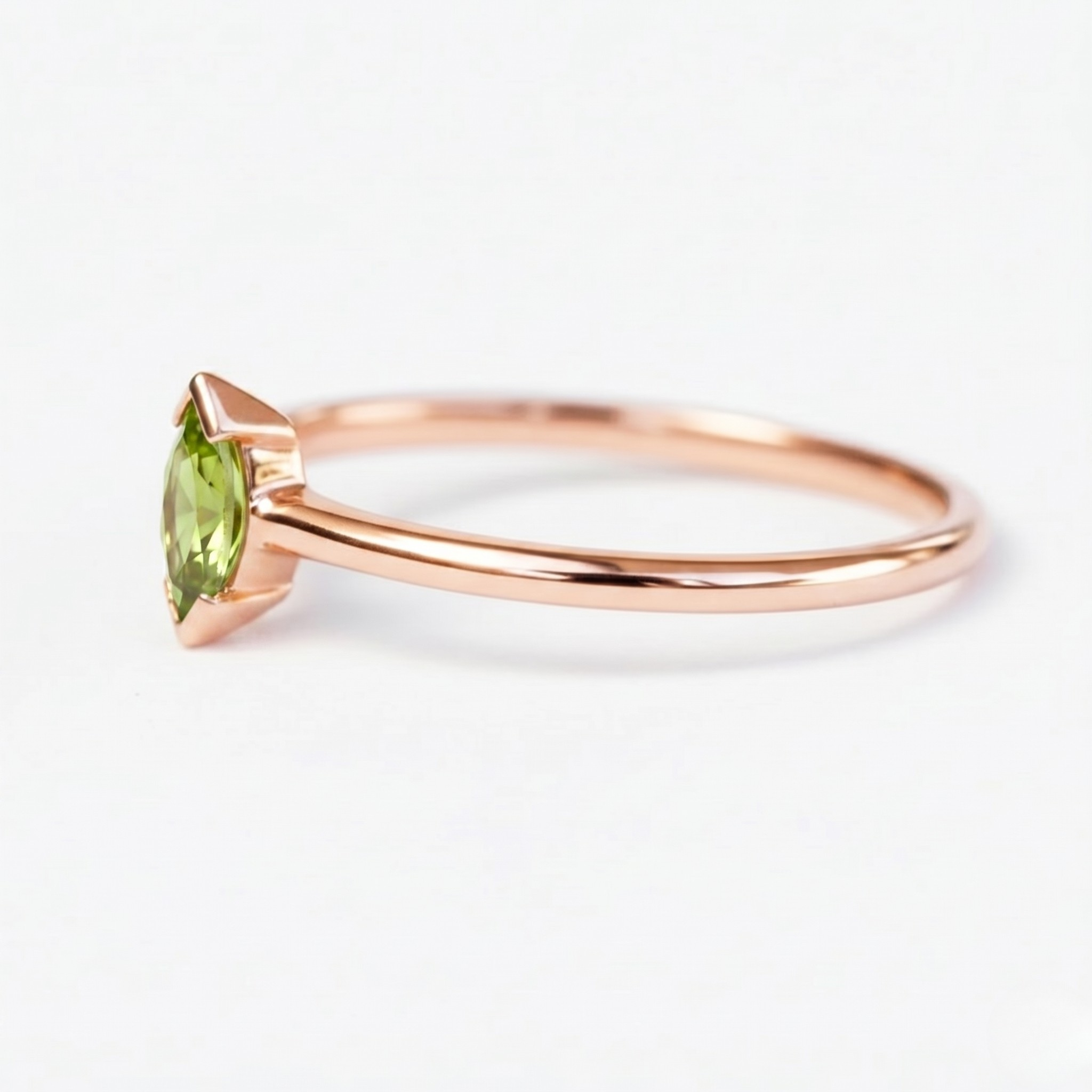 August's Birthstone Ring Sana