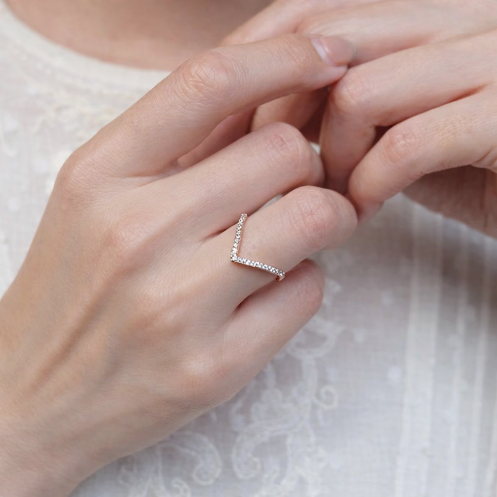 Diamond V Gold Ring Grime