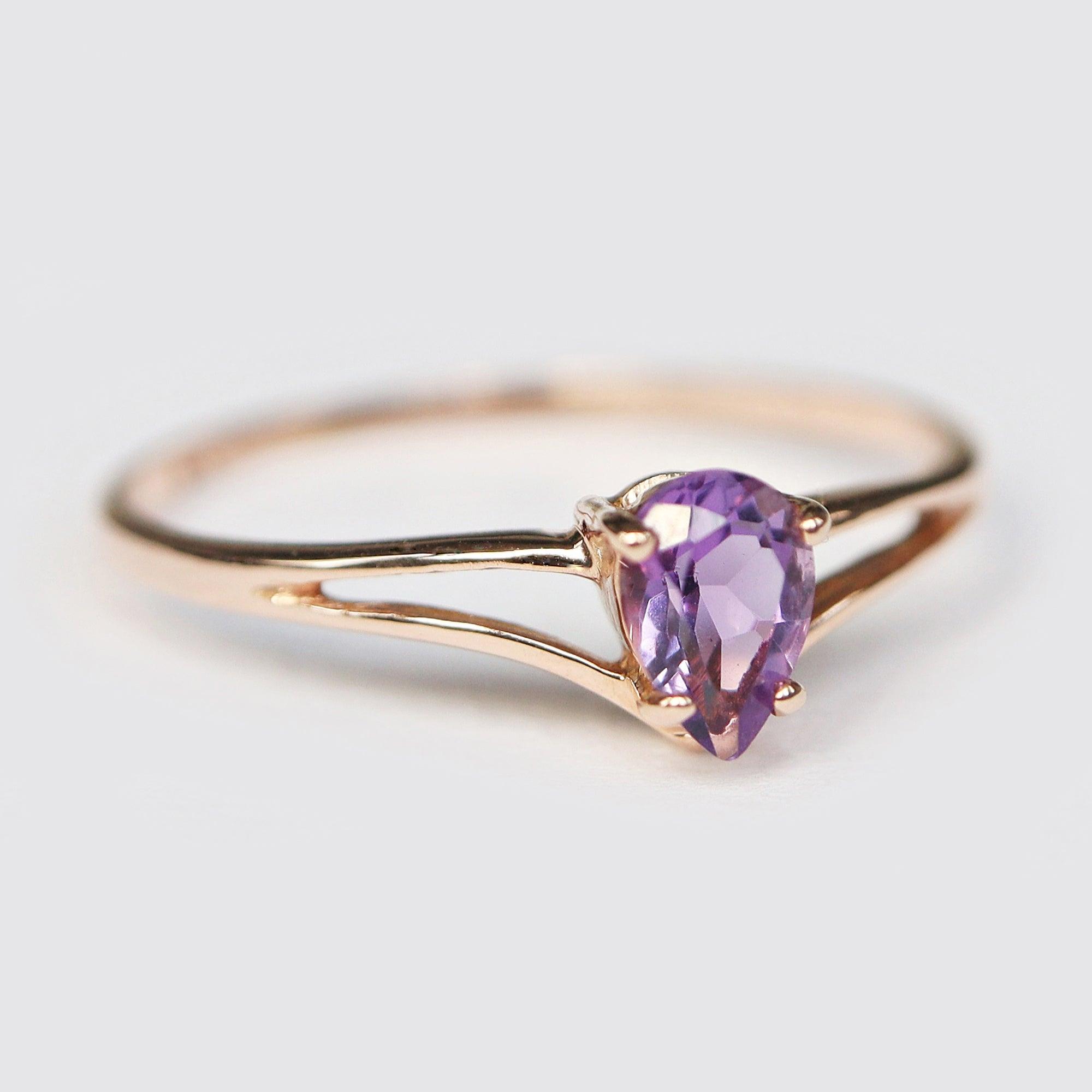 Amethyst Ring Niobe
