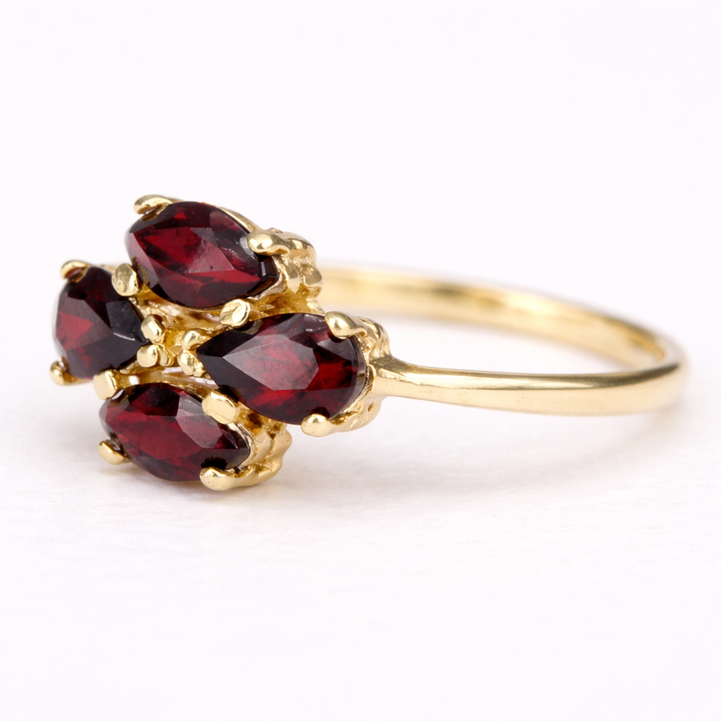 Garnet Gold Ring Manava