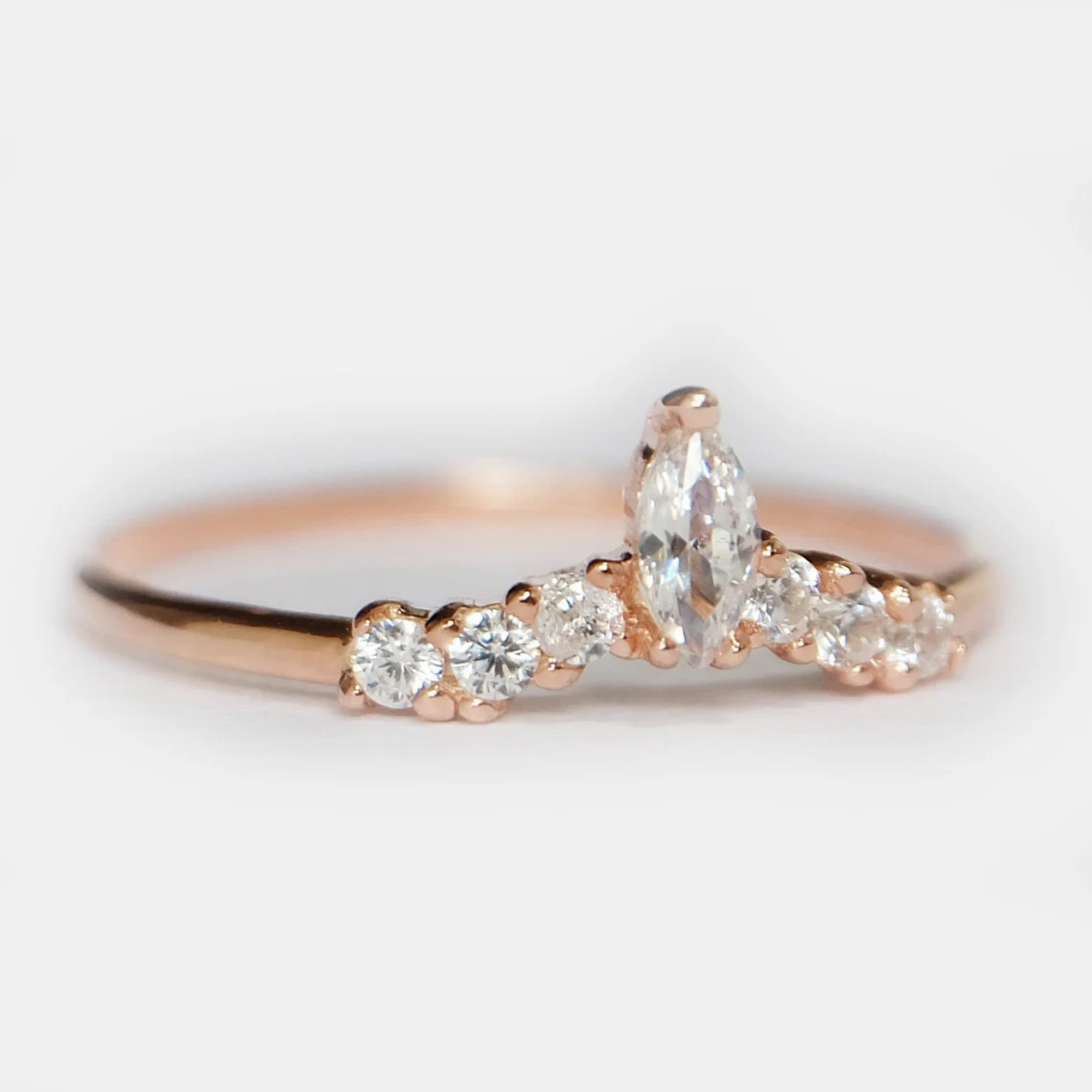 Diamond Curved Ring Thalita