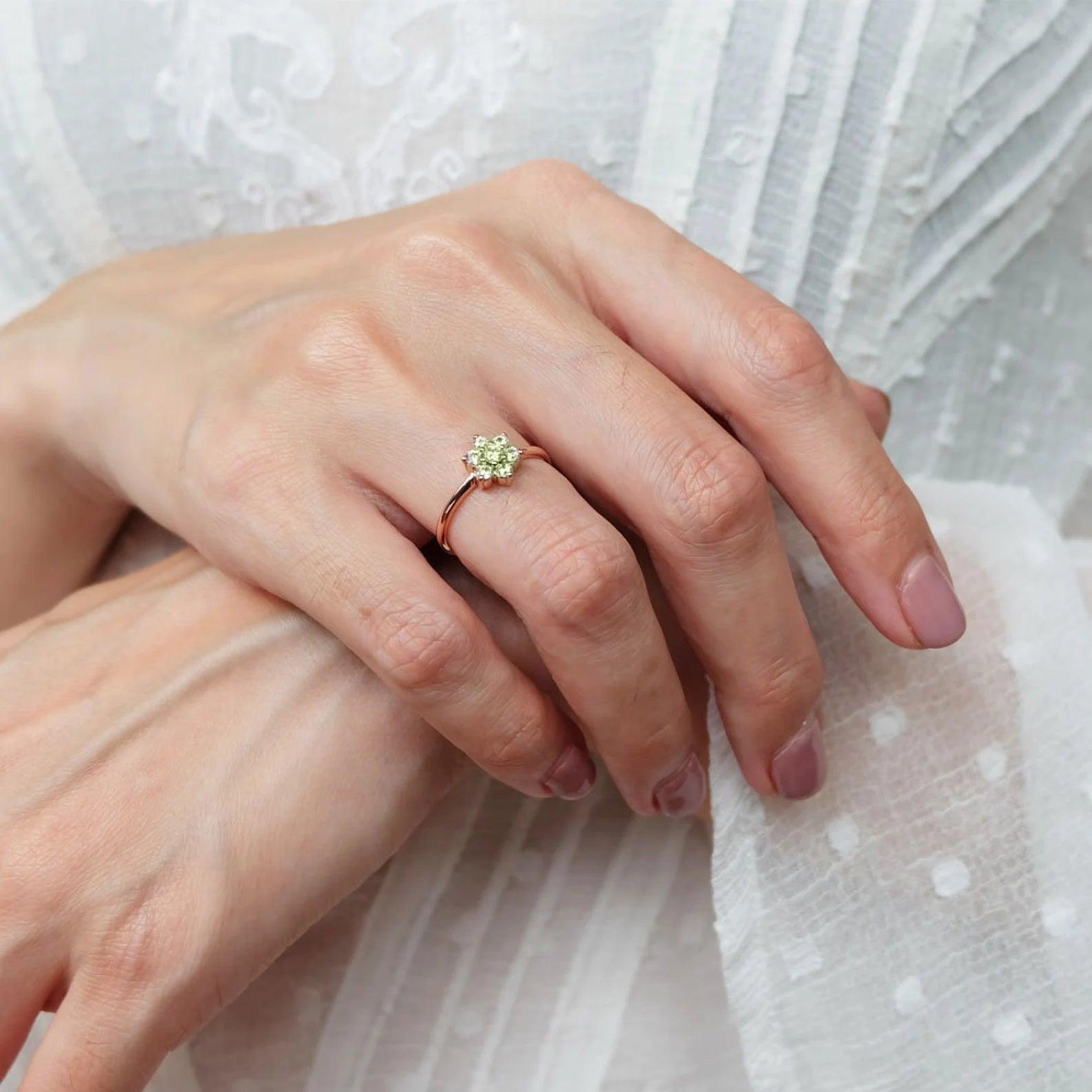 Peridot Cluster Ring Isabel - SOVATS