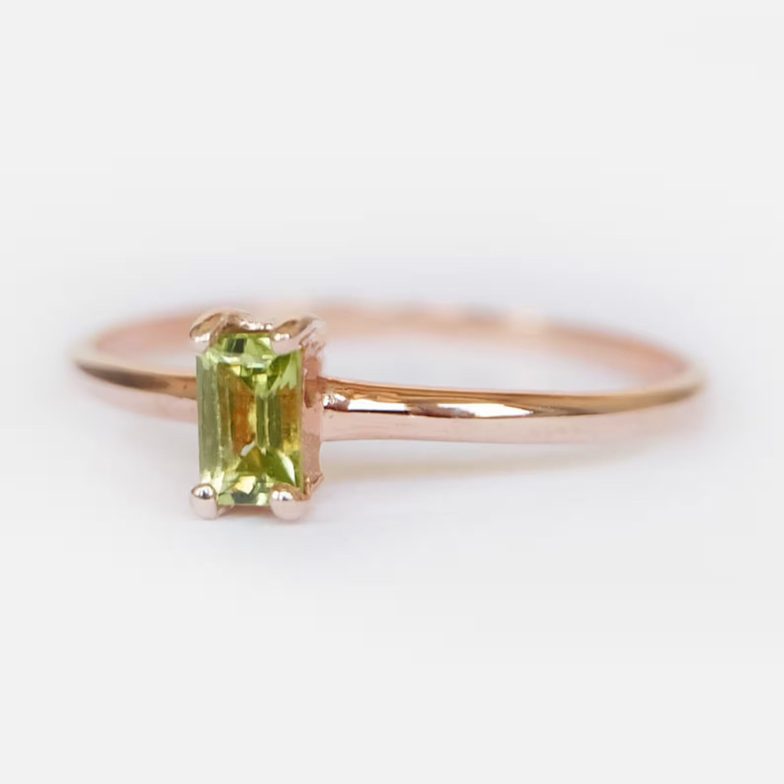 Peridot Solitaire Ring Troyan