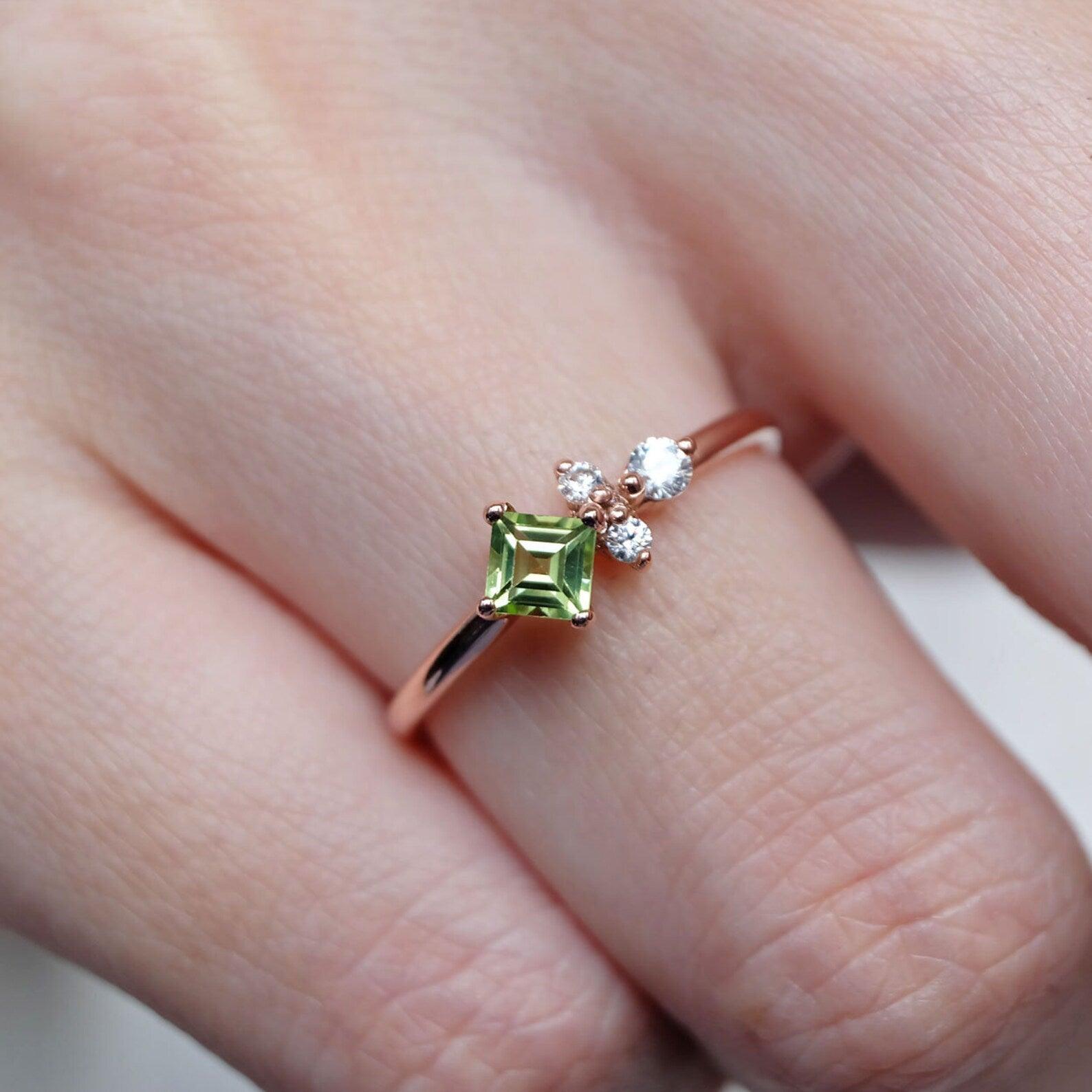 Peridot Cluster Ring Irelia - SOVATS