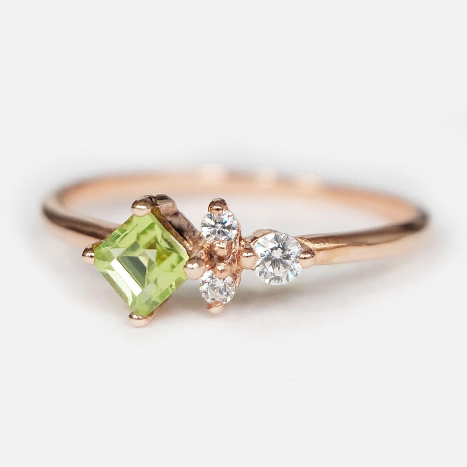 Peridot Cluster Ring Irelia - SOVATS