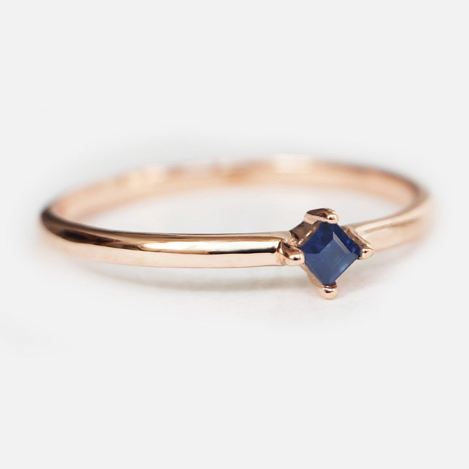 Sapphire Solitaire Ring Leona