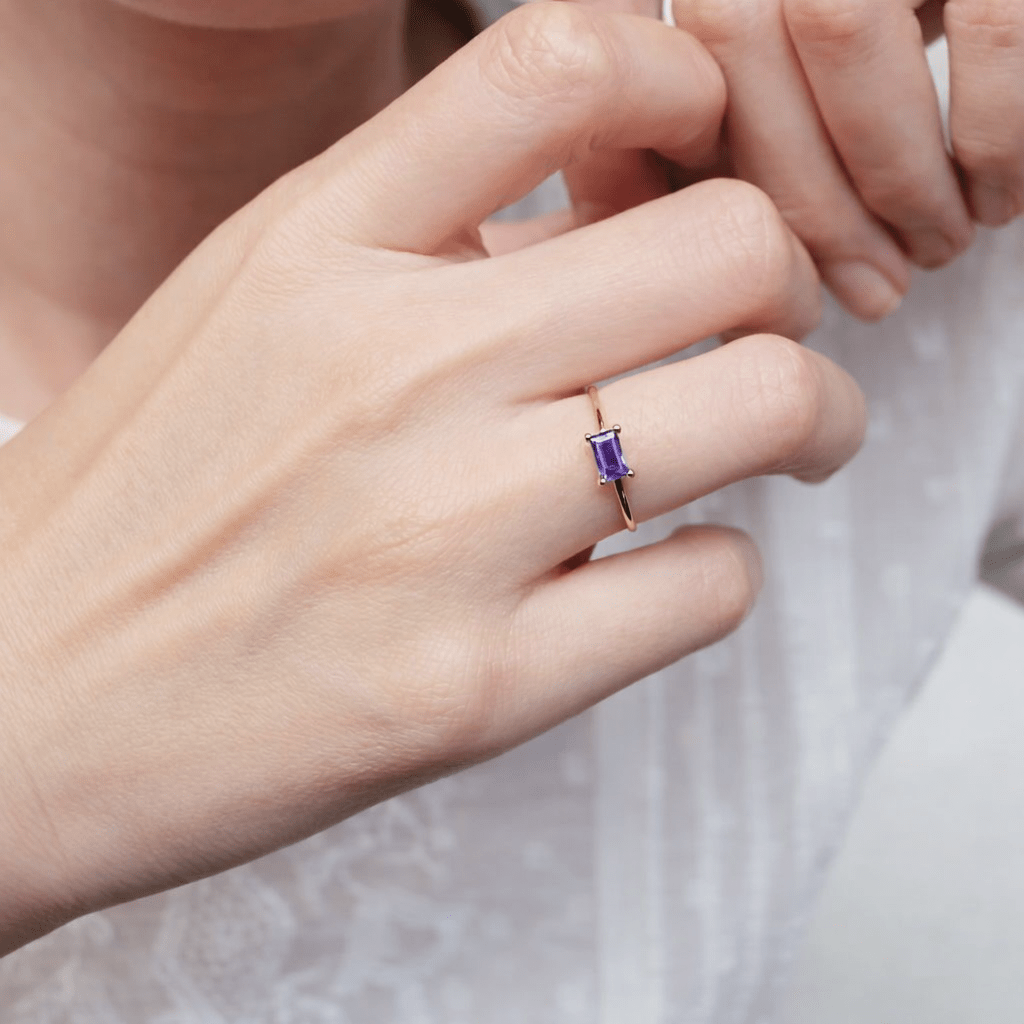 Amethyst Solitaire Gold Ring Goddric - SOVATS