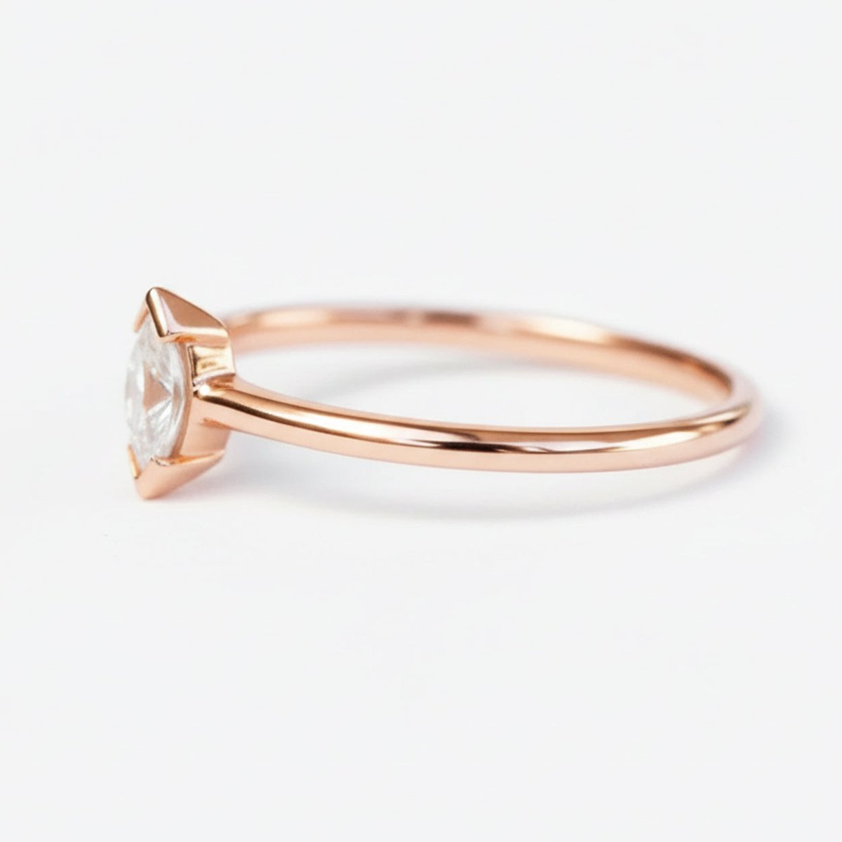 April's Birthstone Ring Sana - SOVATS