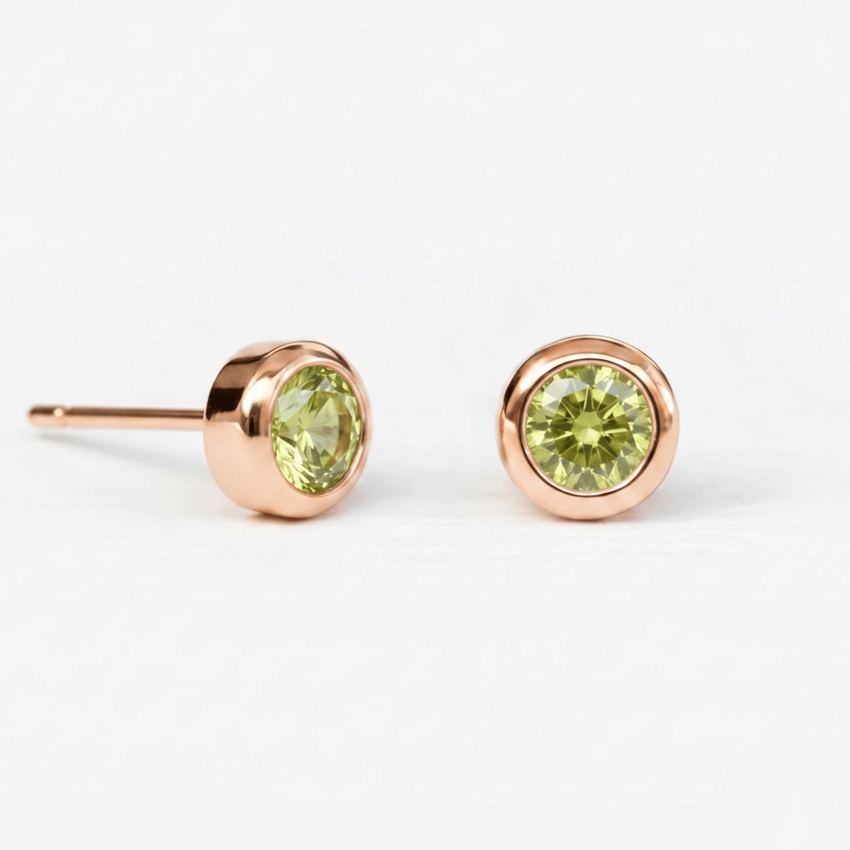 August's Birthstone Earrings Edda - SOVATS