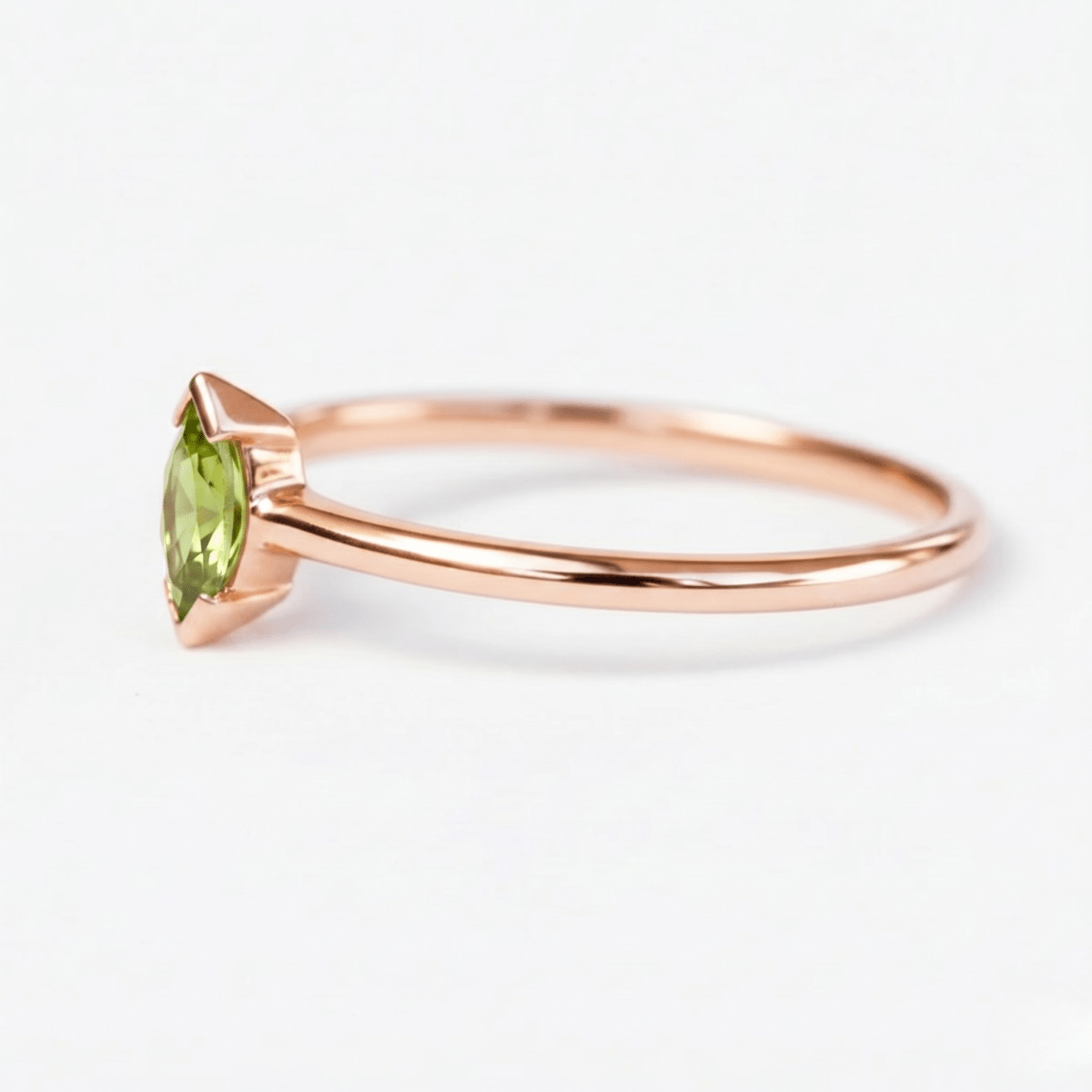 August's Birthstone Ring Sana - SOVATS