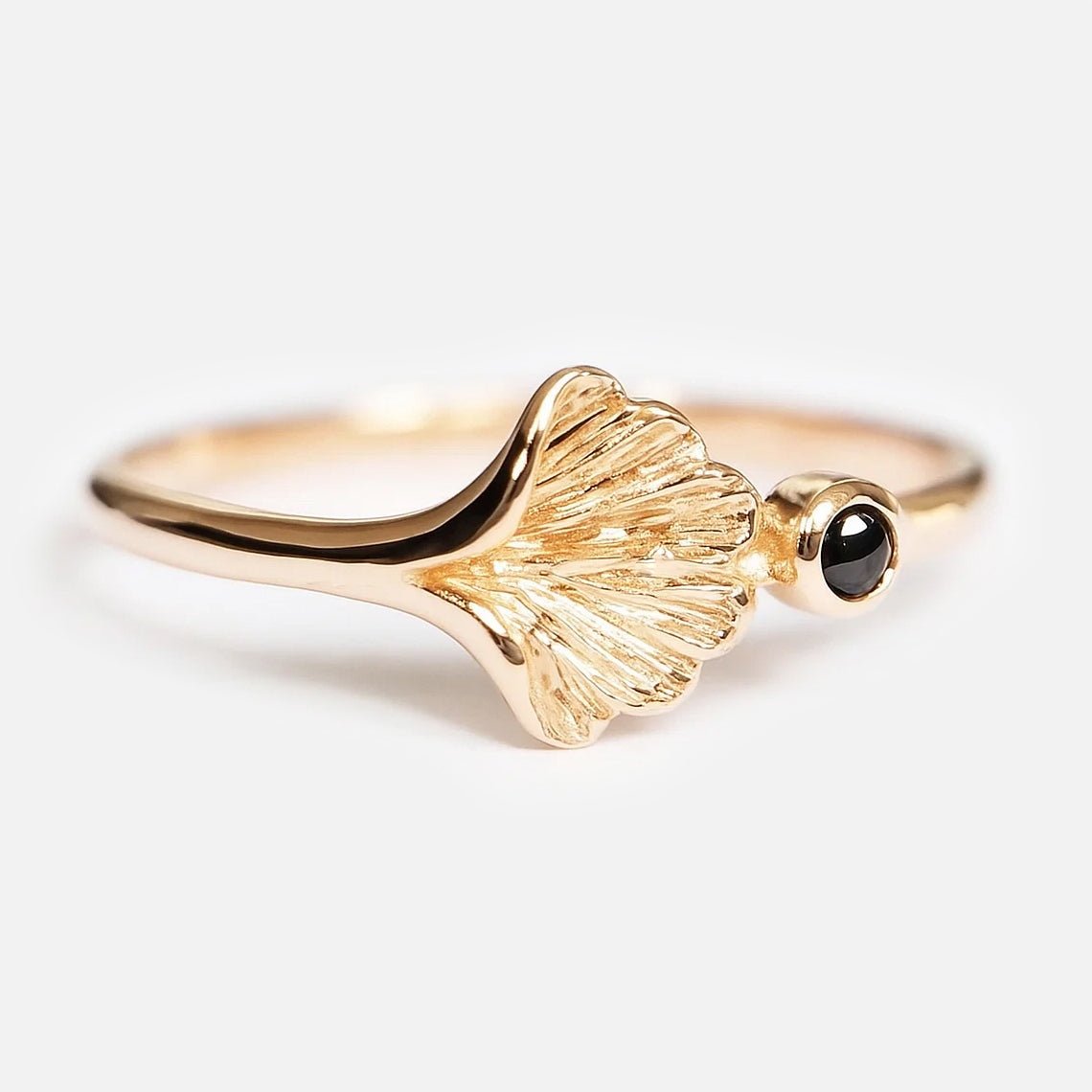 Black Diamond Ginkgo Ring Kamila - SOVATS