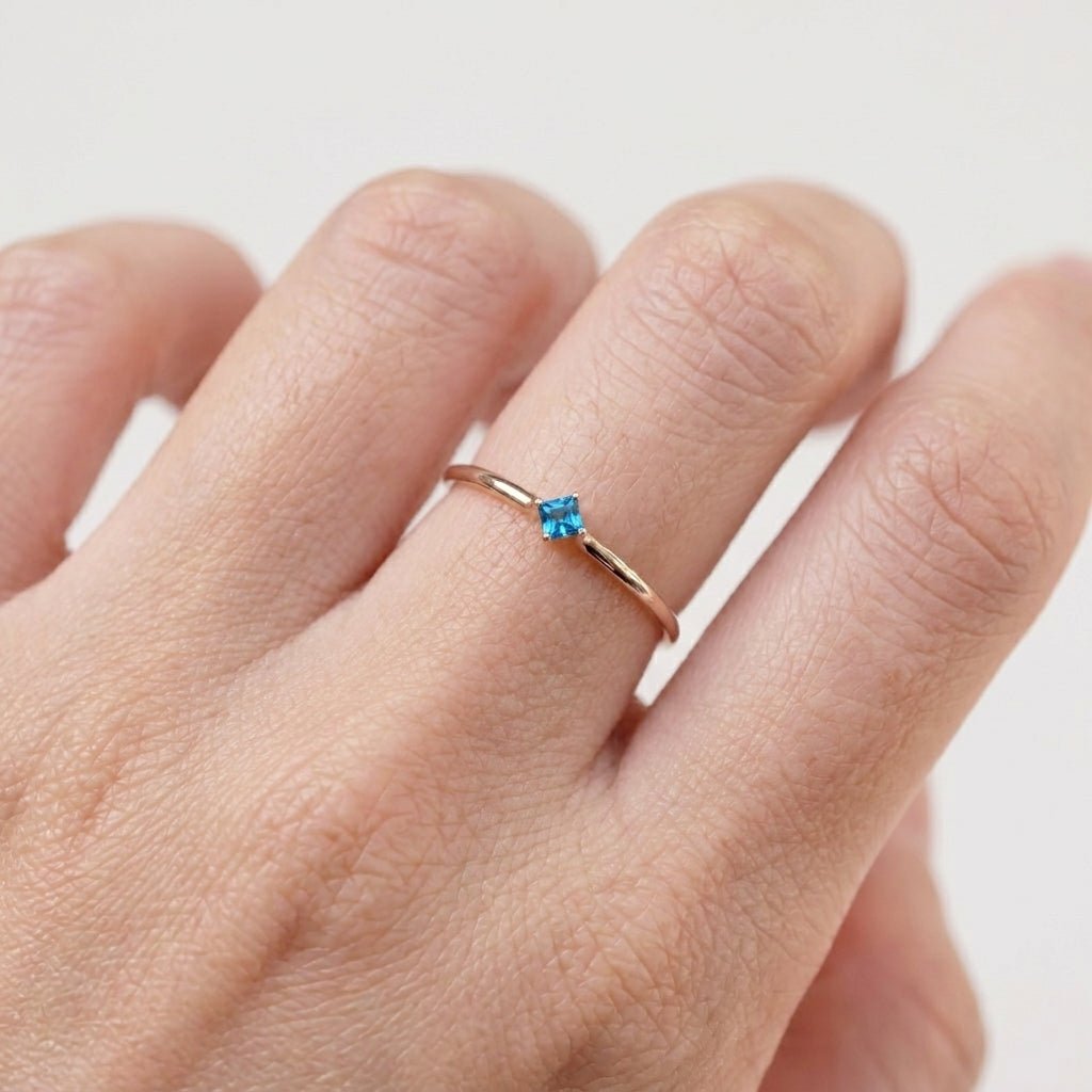 December's Birthstone Ring Leona - SOVATS