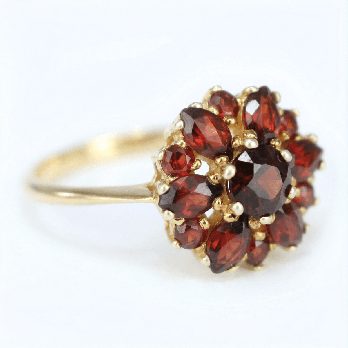 Garnet Cluster Ring Aasmaa - SOVATS
