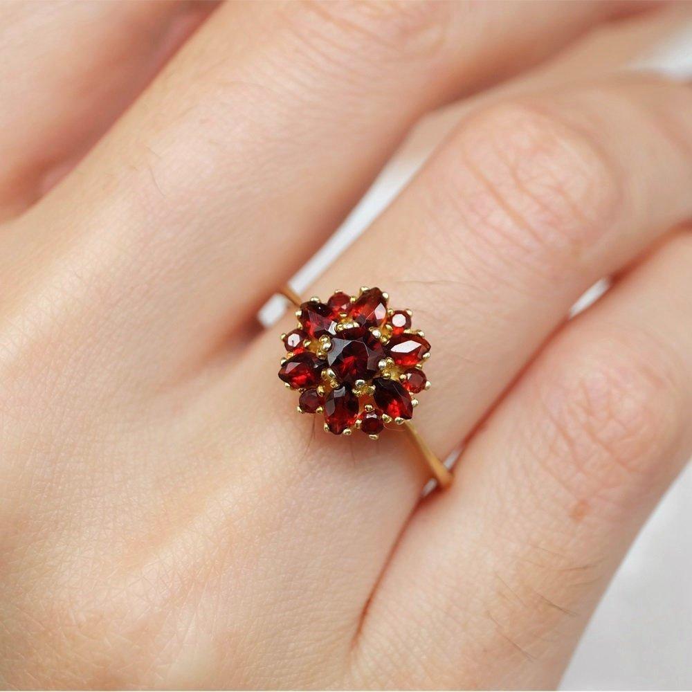 Garnet Cluster Ring Aasmaa - SOVATS