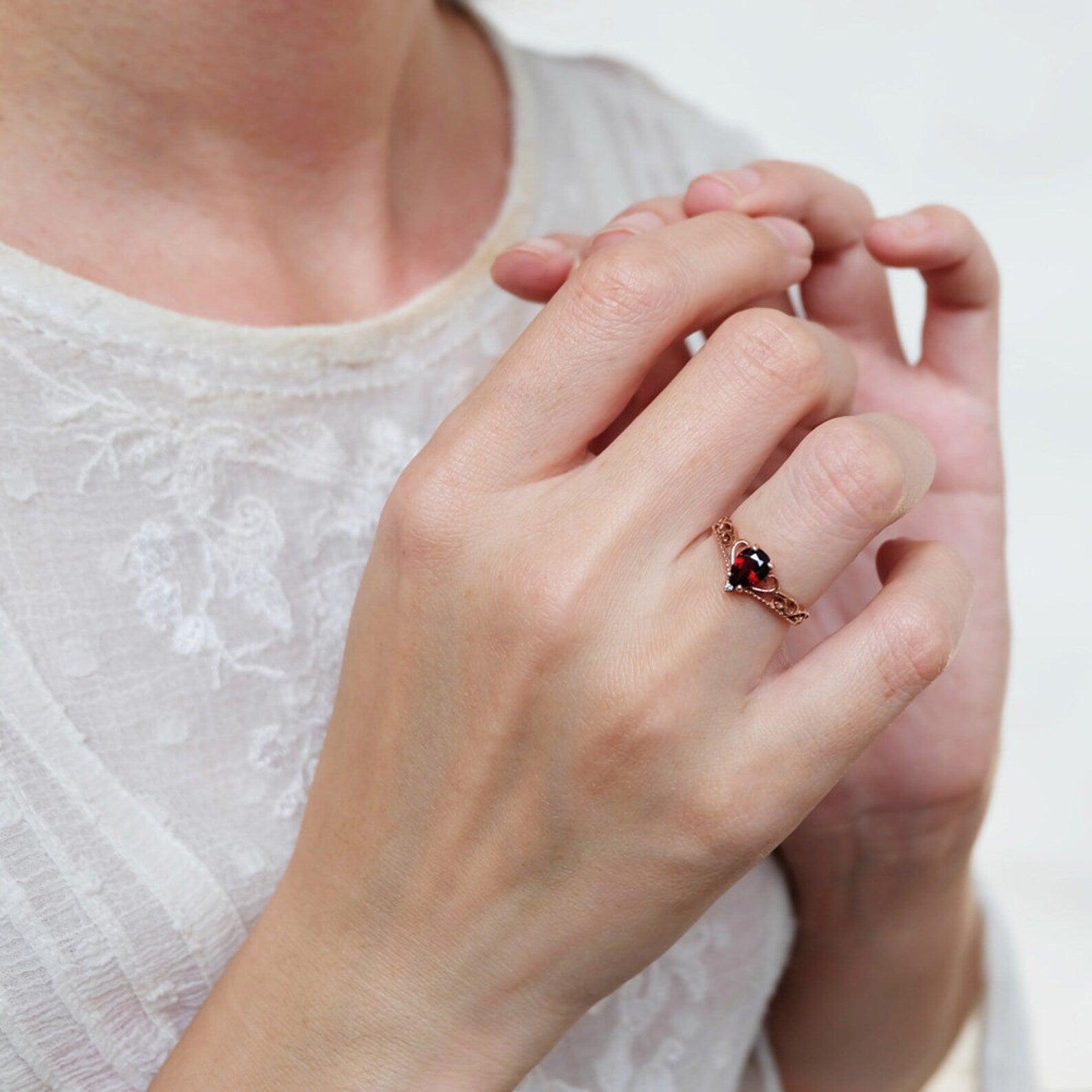 Garnet Vintage Ring Elise - SOVATS
