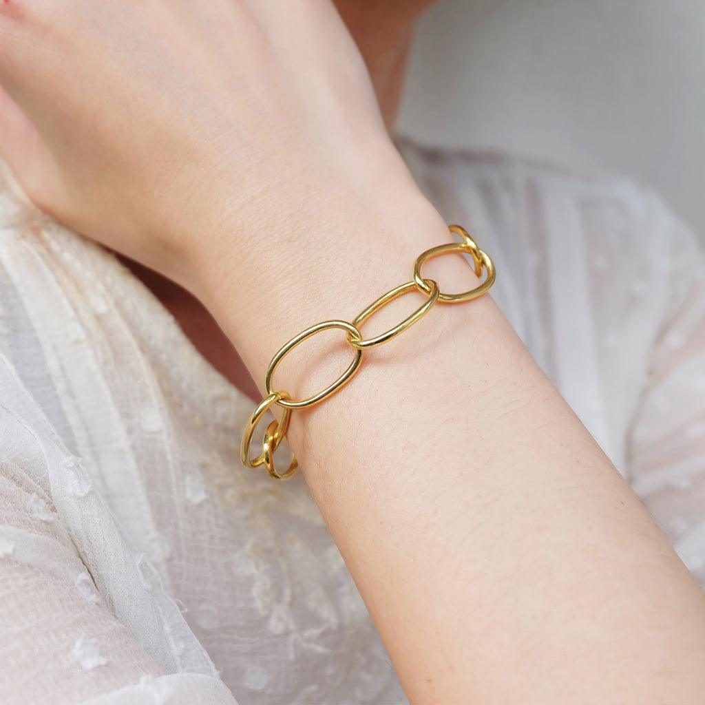 Gift Large Oval Link Bracelet Madhur - SOVATS