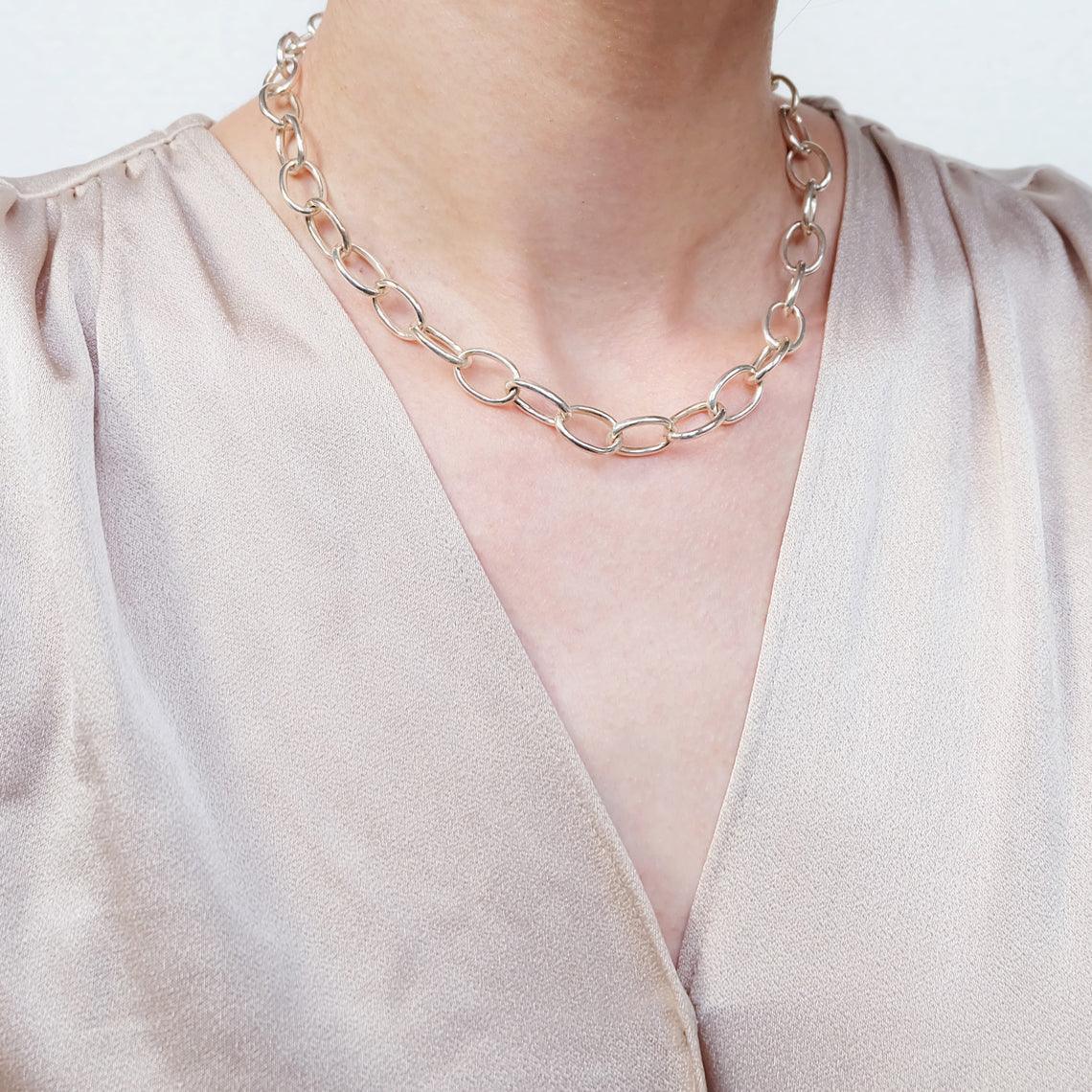 Gift Small Oval Link Necklace Parisa - SOVATS