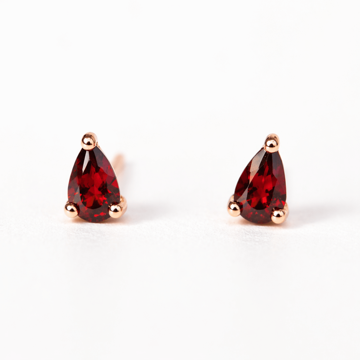 January's Birthstone Earrings Addie - SOVATS