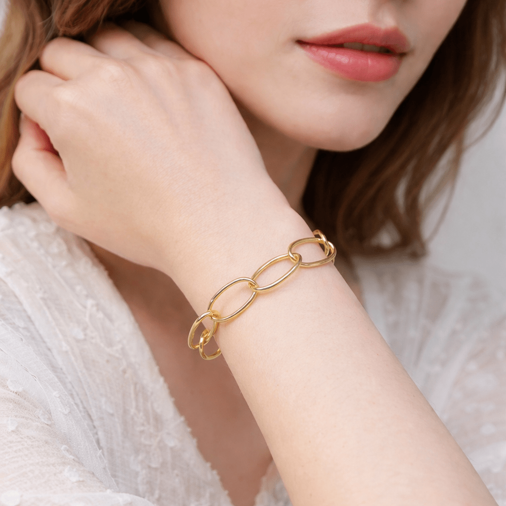Large Oval Link Gold Bracelet Madhur - SOVATS