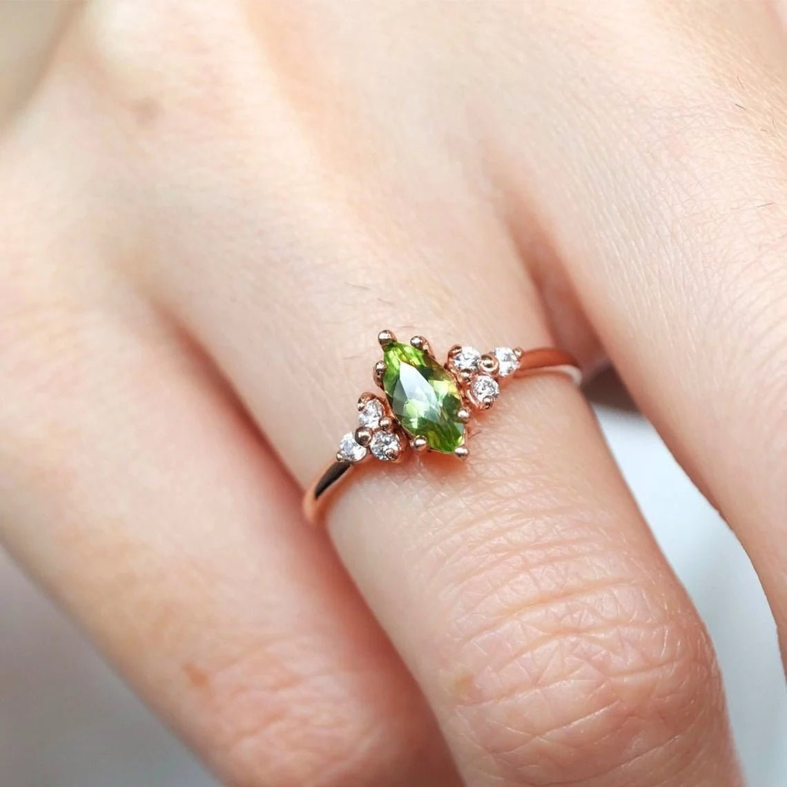 Marquise Peridot Diamond Ring Renée - SOVATS