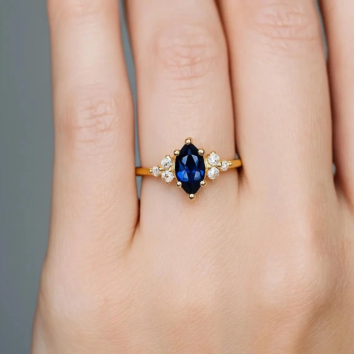 Marquise Sapphire Diamond Ring Renée - SOVATS