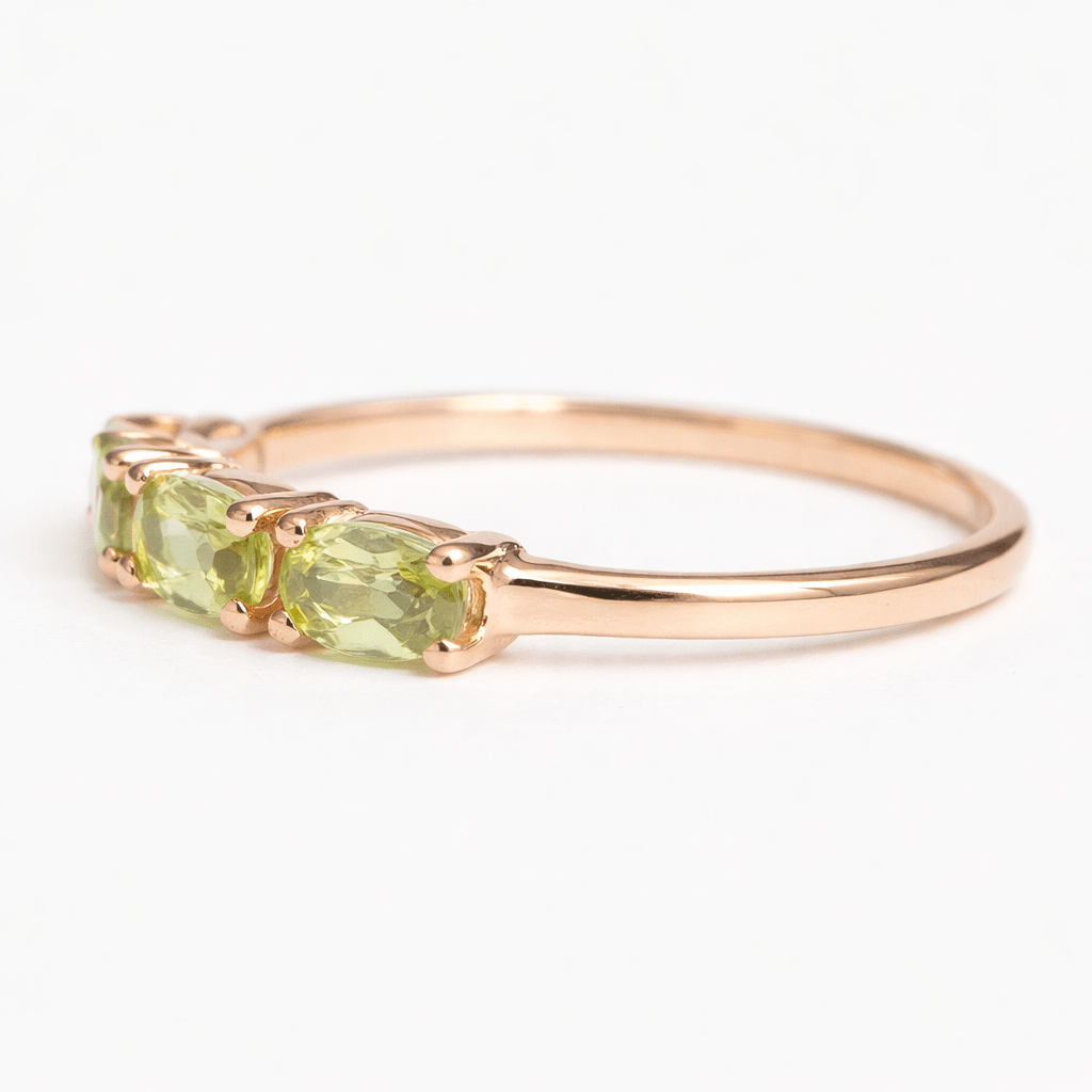 Oval Peridot Gold Ring Amelia - SOVATS