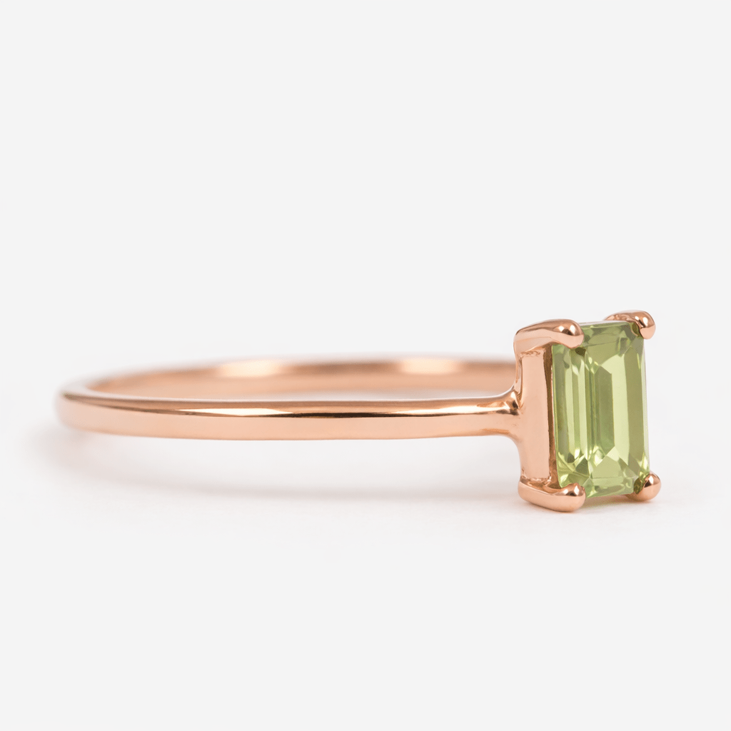 Peridot Solitaire Gold Ring Goddric - SOVATS