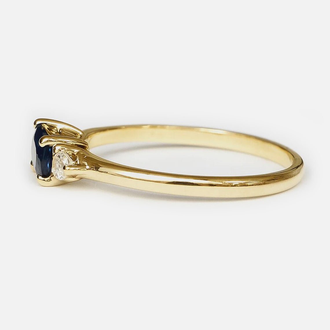 Sapphire Diamond Ring Afina - SOVATS