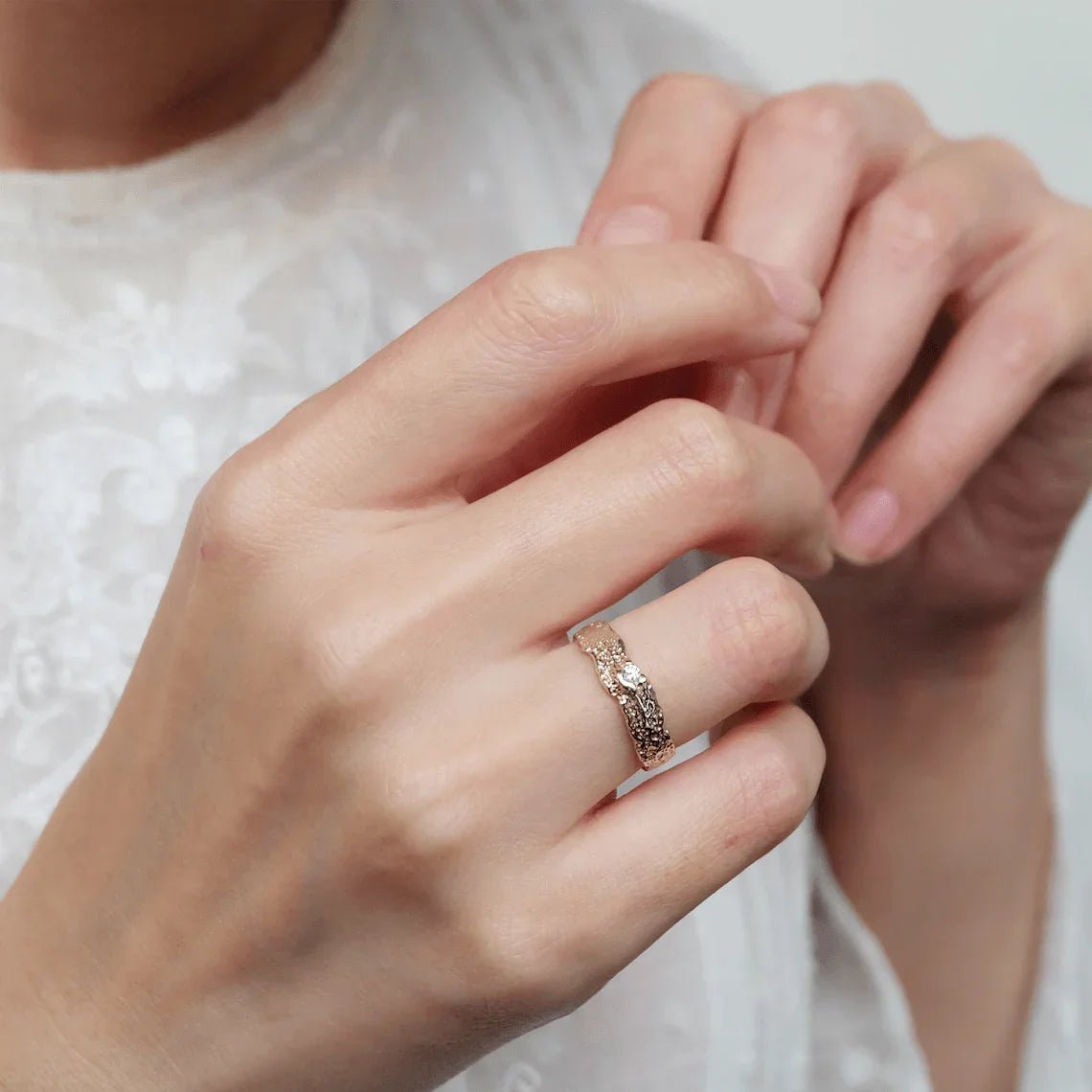 Textured Diamond Band Ring Iris - SOVATS