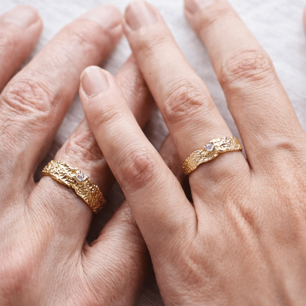 Textured Wedding Diamond Gold Ring Set Valentin - SOVATS