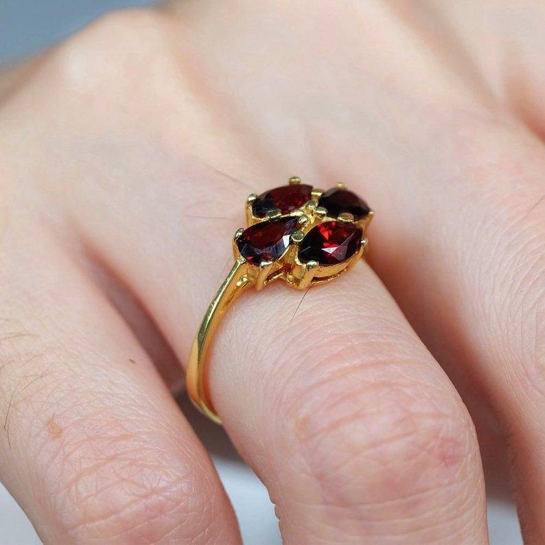 1.06 Carats 14k Solid Gold Garnet Engagement Ring - SOVATS