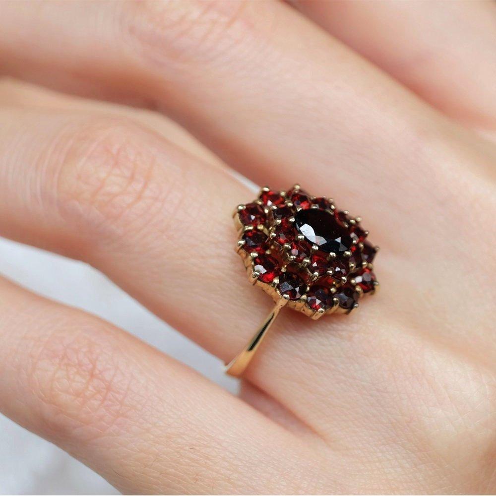 1.10 Carats 14k Solid Gold Garnet Engagement Ring - SOVATS