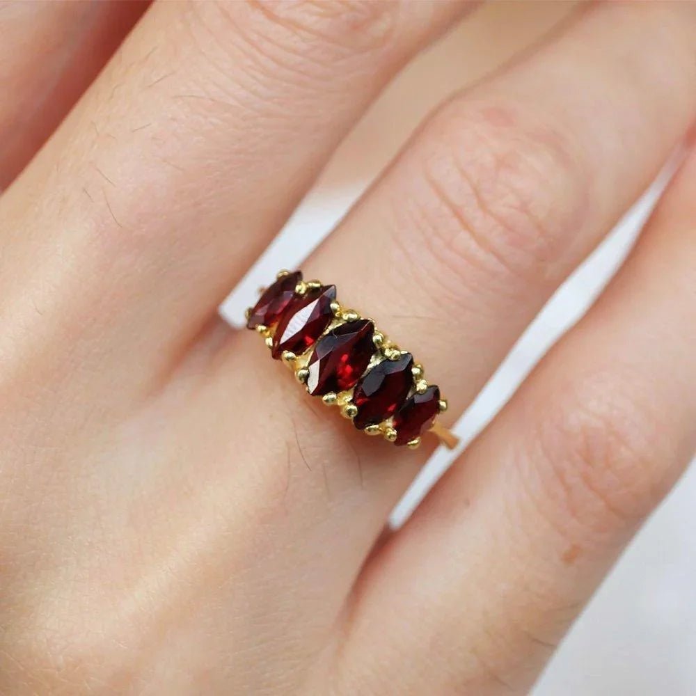 Garnet Ring Saija - SOVATS