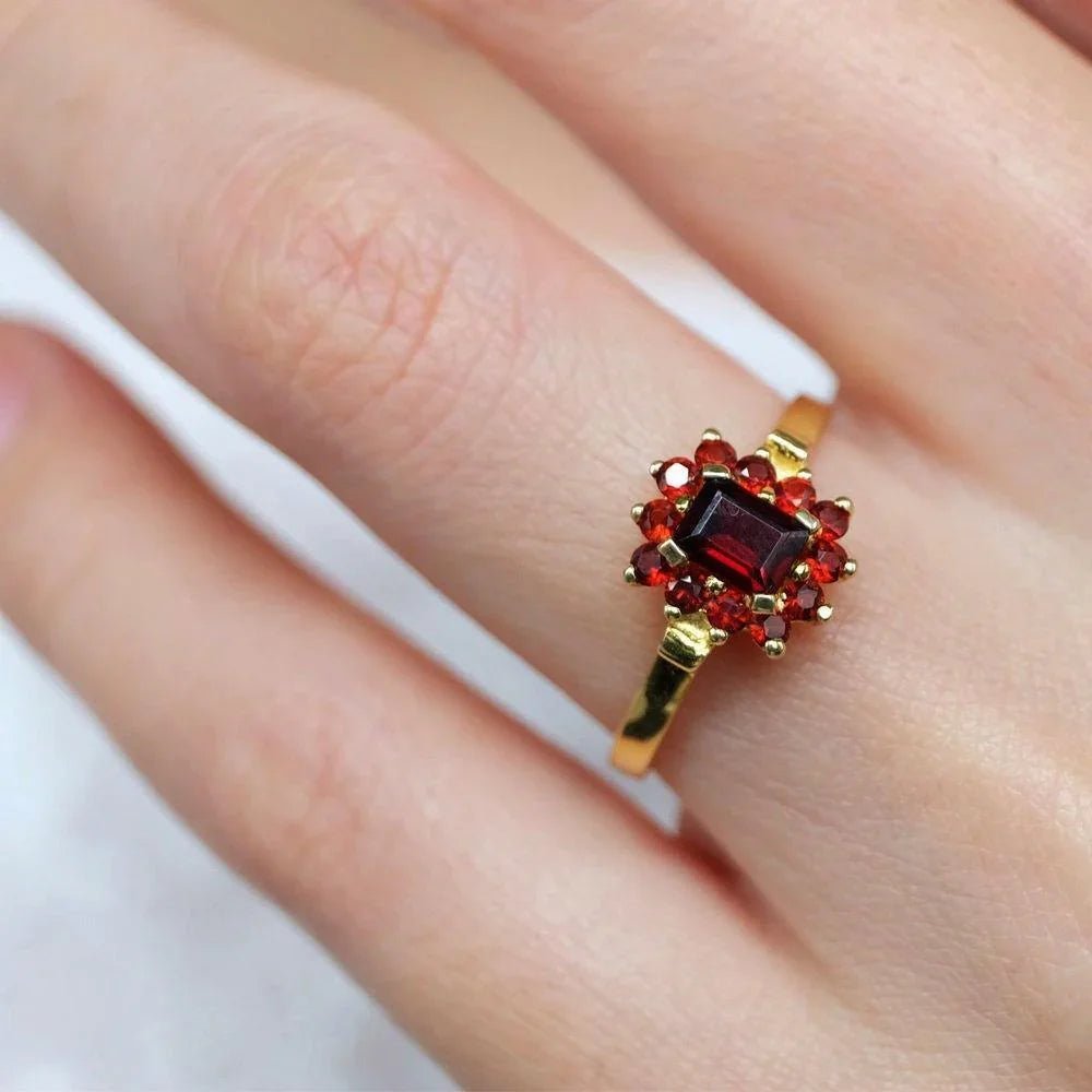 Garnet Ring Salla - SOVATS