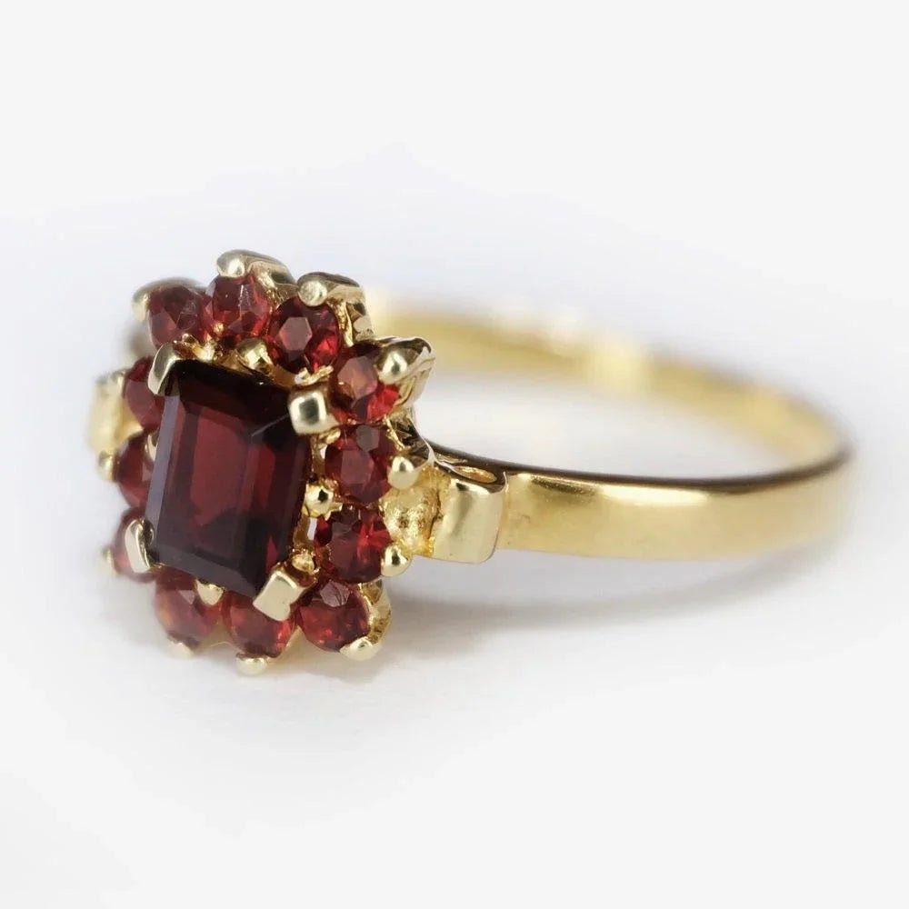Garnet Ring Salla - SOVATS
